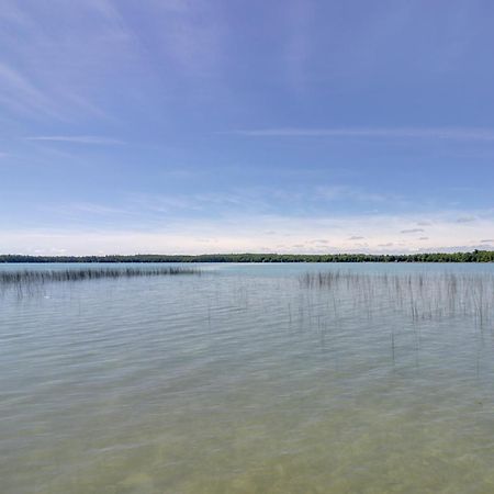 Lakefront Deer River Apt With Dock, Fire Pit And Patio Bagian luar foto