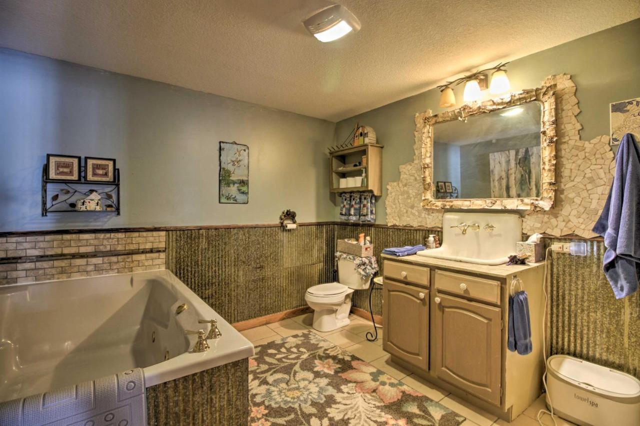 Lakefront Deer River Apt With Dock, Fire Pit And Patio Bagian luar foto