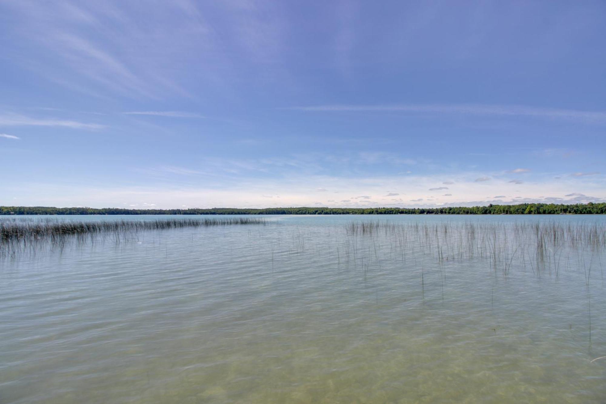 Lakefront Deer River Apt With Dock, Fire Pit And Patio Bagian luar foto